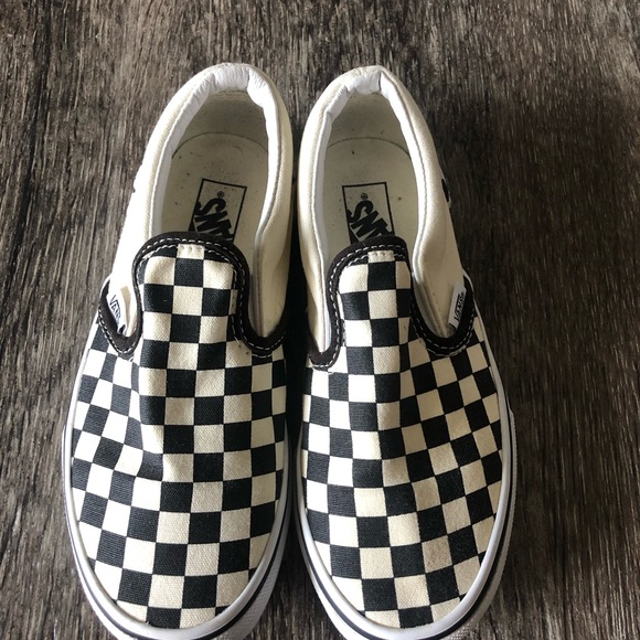 Checker Vans - Picture 7 of 7